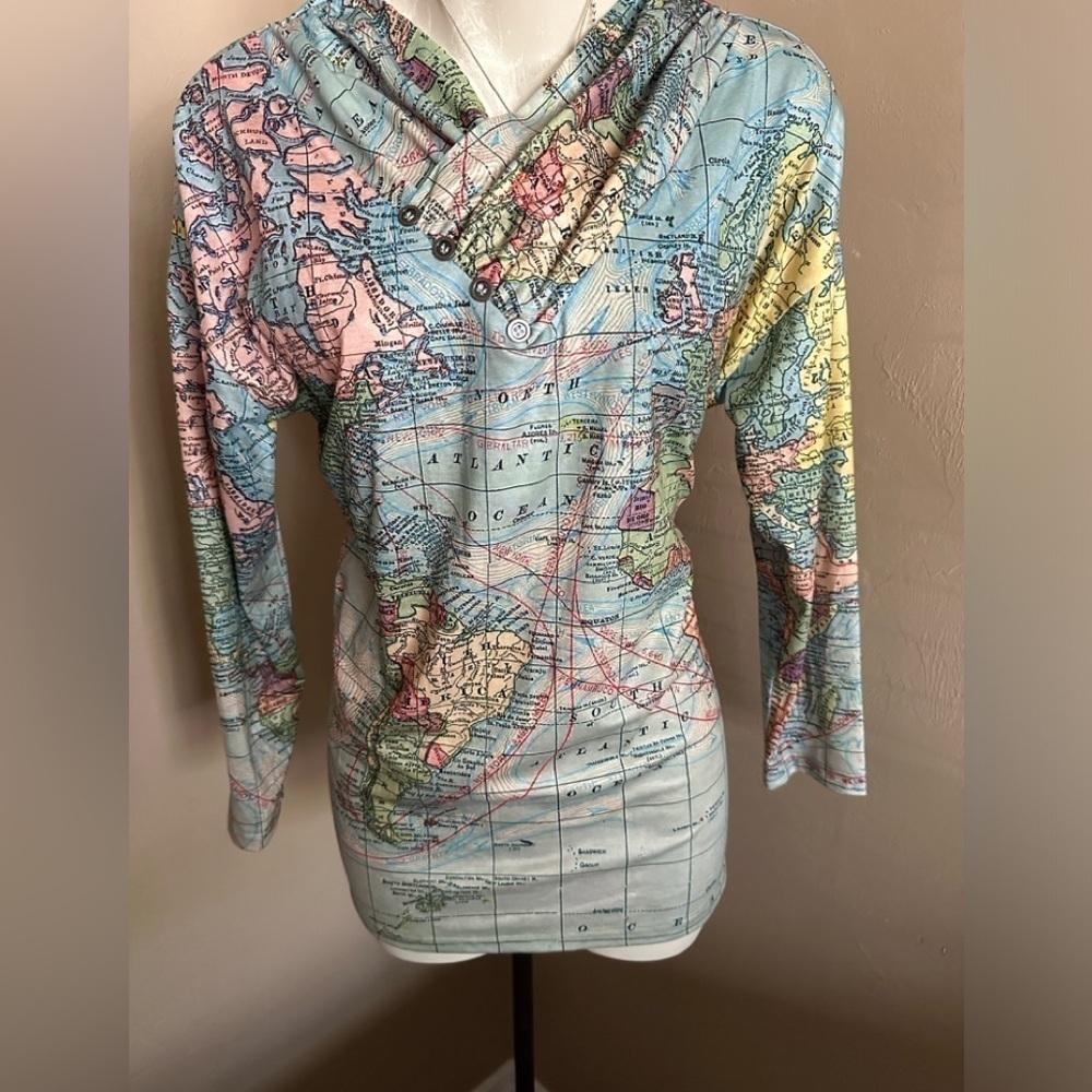 Noracora global long sleeve top - Picture 2 of 5